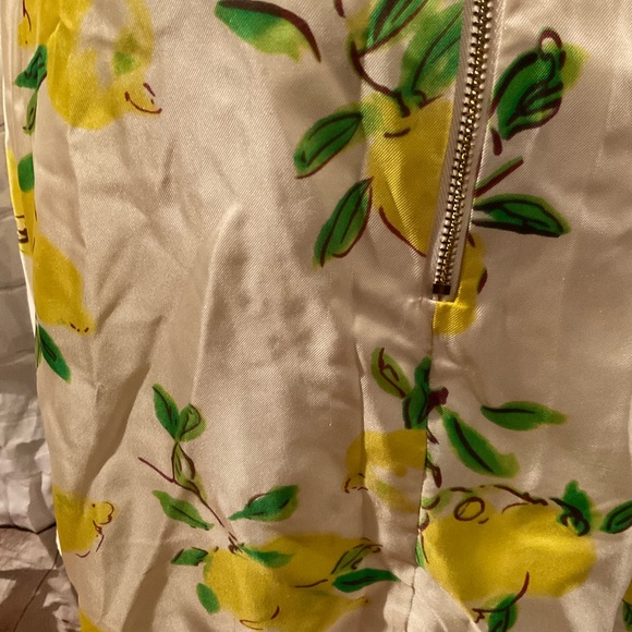 “KATE SPADE” ♠️ Lemon Print Fully Lined Skirt. - Picture 4 of 12